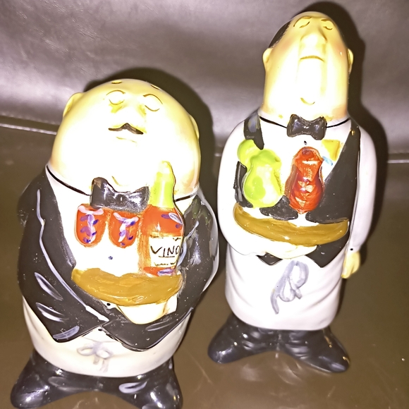 Salt & Pepper Shakers - Picture 3 of 4